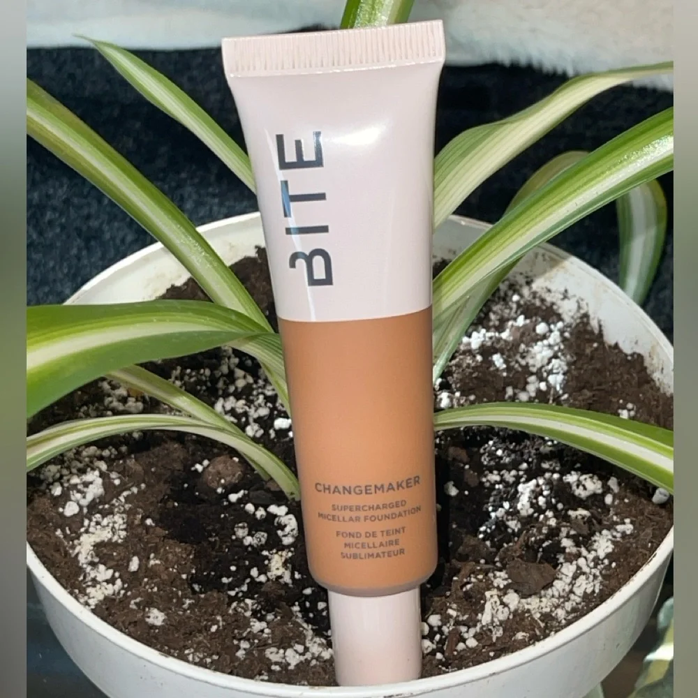BITE BEAUTY Changemaker Foundation In T115 Med Tan with cool undertone